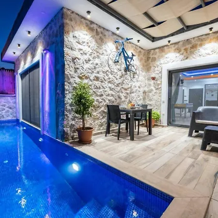 1 Bedroom 1151 *